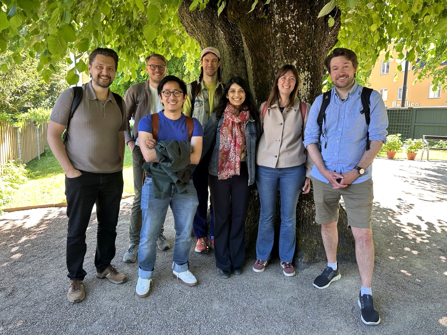 Biodiversity Data Lab group under a tree